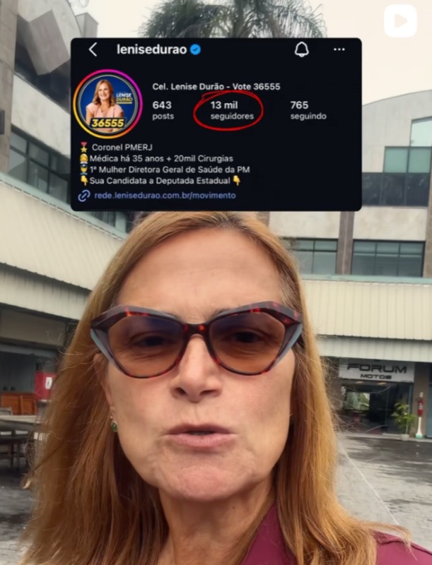Coronel Lenise Durão de óculos escuros, gravando vídeo na rua, com print do próprio perfil do Instagram sobreposto destacando os 13 mil seguidores